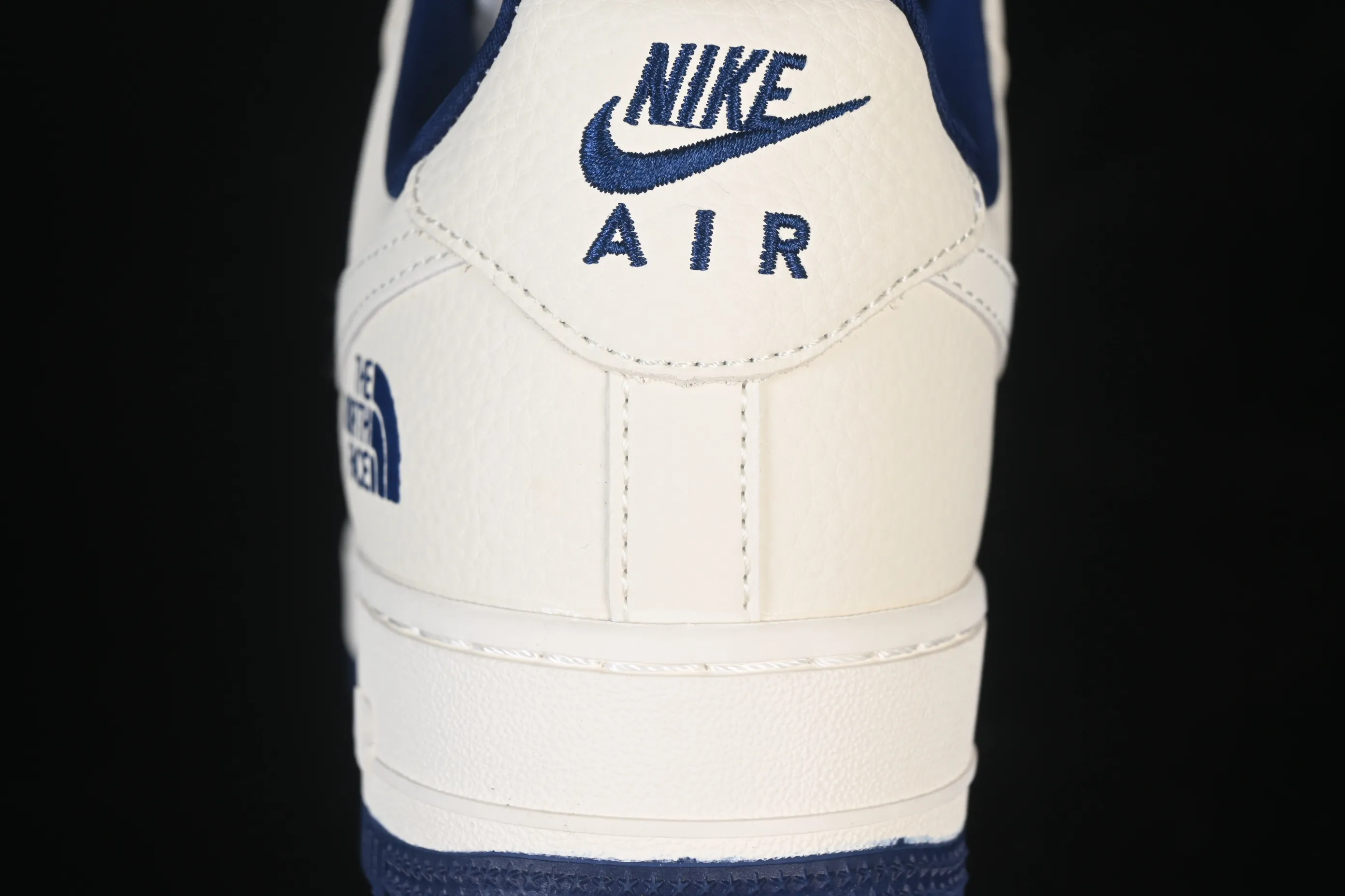 All categories Nk Air Force 1 Air Force series Nk Air Force 1 Low Air Force low-top Nike Air Force 1'07 Low North Face joint pig eight-meter blue Air Force 1 low-top casual sneakers DF0188-107